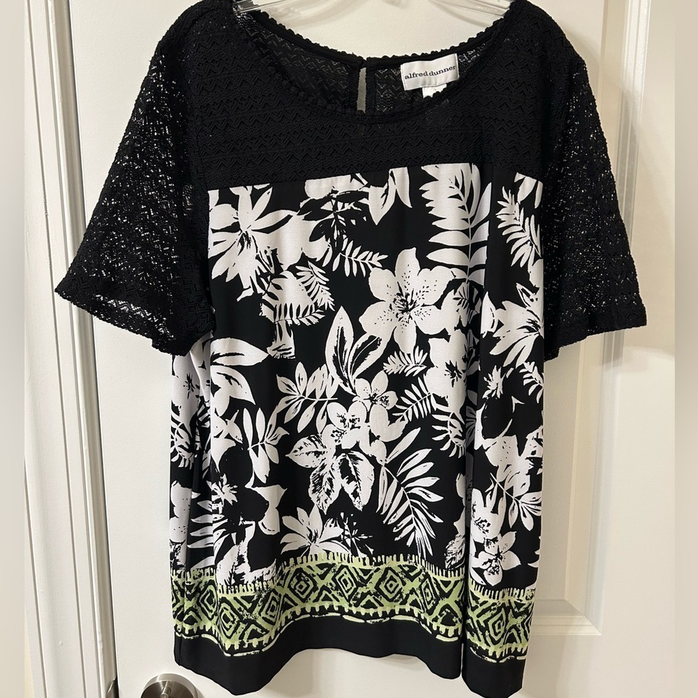 Alfred Dunner Black and White Floral Blouse with Green Trim